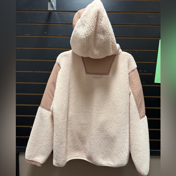 Lead The Pack Pullover Fleece Cozy Cream and Tan Sherpa Pullover - Picture 3 of 4